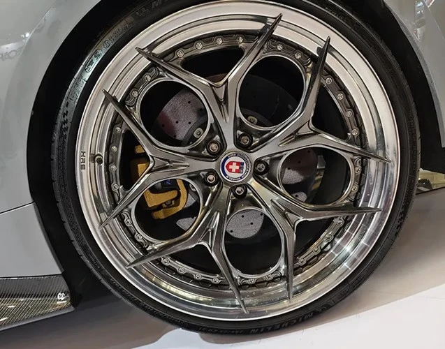 OE 34217991104 Auto Carbon Fiber Ceramic Brake Disc Rotor Rear Brake Disc for BMW M5 M8 OE 34217991104 Auto Carbon Fiber Ceramic Brake Disc Rotor Rear Brake Disc for BMW M5 M8
